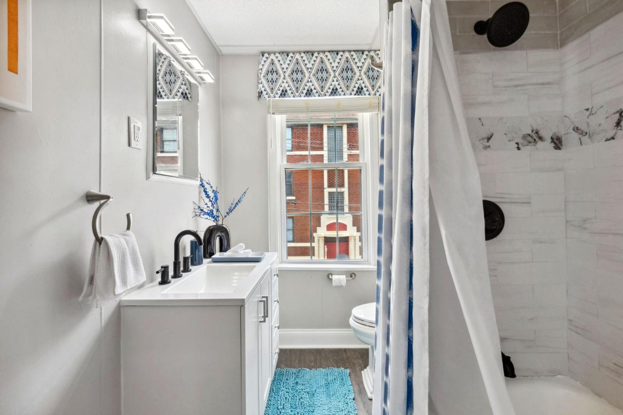 Eclectic 3bd - Location In - Bbq *